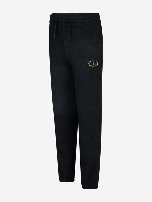 Introducing the sublime Girls Logo Joggers in Black by Jordan, an essential for AW2024. Infused with chic and comfort, these joggers are a must-have for fashionable young wardrobes. Luxe Comfort Crafted from premium fabrics for unrivalled softness. Iconic Branding Featuring the distinguished Jordan logo for a touch of exclusivity. Versatile Style Perfect for both relaxed days and stylish outings.Enhance your girl's collection with these exquisite joggers. Order now to embrace elegance and comfort in one!