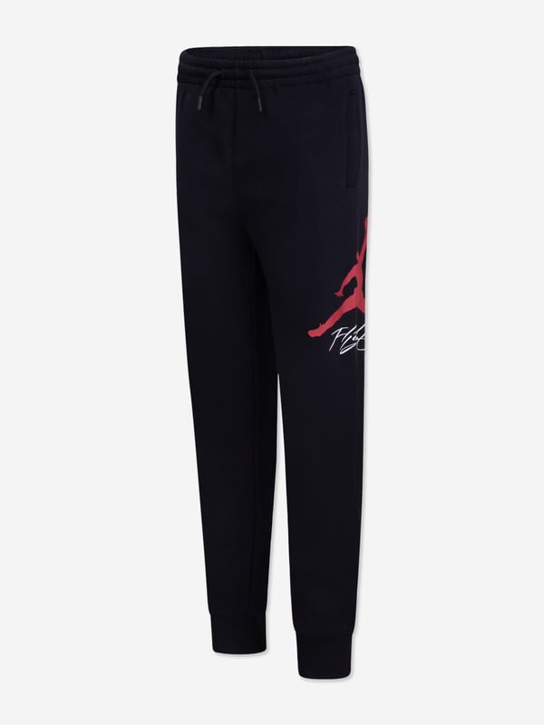 Introducing the Kids Jumpman Baseline Joggers in Black by Jordan, a high-end staple for AW2024. Key features Elite Craftsmanship Expertly tailored for durability and style. Versatile Design Perfect for both boys and girls. Superior Comfort Soft fabric for all-day wear. Iconic Branding Prominent Jumpman logo for distinctive style. Elevate your childs wardrobe with these stylish and comfortable joggers. Secure a pair today!