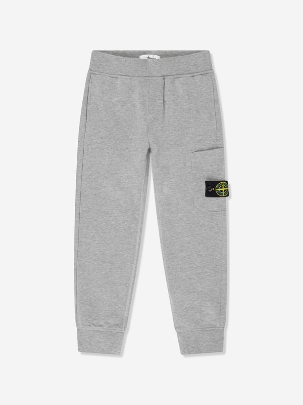 Italian label Stone Island deliver a fresh innovative perspective to their apparel wear. These unisex mélange grey joggers are woven in beautiful organic cotton. They showcase an elasticated waistband, multiple pockets, and the signature detachable Compass badge. Organic Cotton 98, Elastane 2