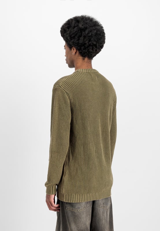 La sudadera Acid de Alpha Industries ofrece comodidad y un aspecto único y desgastado. Está hecha de algodón de alta calidad y tiene un ajuste regular. Los puños acanalados en el cuello, las mangas y el dobladillo aportan estabilidad, mientras que la etiqueta de Alpha en el dobladillo añade un sutil toque de marca. Versátil para estilos casuales o urbanos, impresiona con su durabilidad y estética atemporal. Un imprescindible para un look individual.