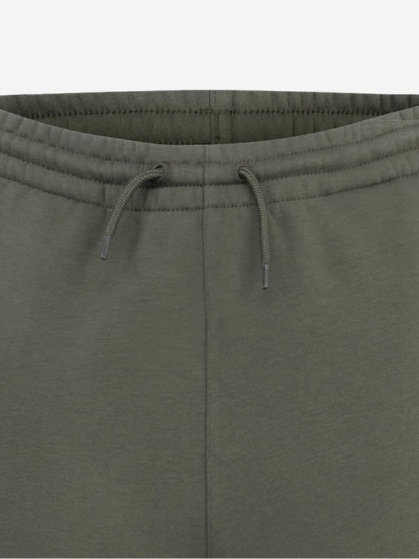 Introducing the Boys MJ Flight Joggers in Green by Jordan, a quintessential addition to your boy's AW2024 wardrobe. Melding iconic style with unmatched comfort, these joggers ensure your young one stands out with elegance. Key features include Distinctive Jordan Design Sports luxe aesthetic meets vibrant green hue. Premium Comfort Crafted from superior fabrics for all-day wear. Durability Engineered to withstand the rigours of playful adventures. Versatile Style Perfect for both casual outings and active sessions.Elevate your boy's fashion game with these stylish joggers from Jordan. Secure your pair today!