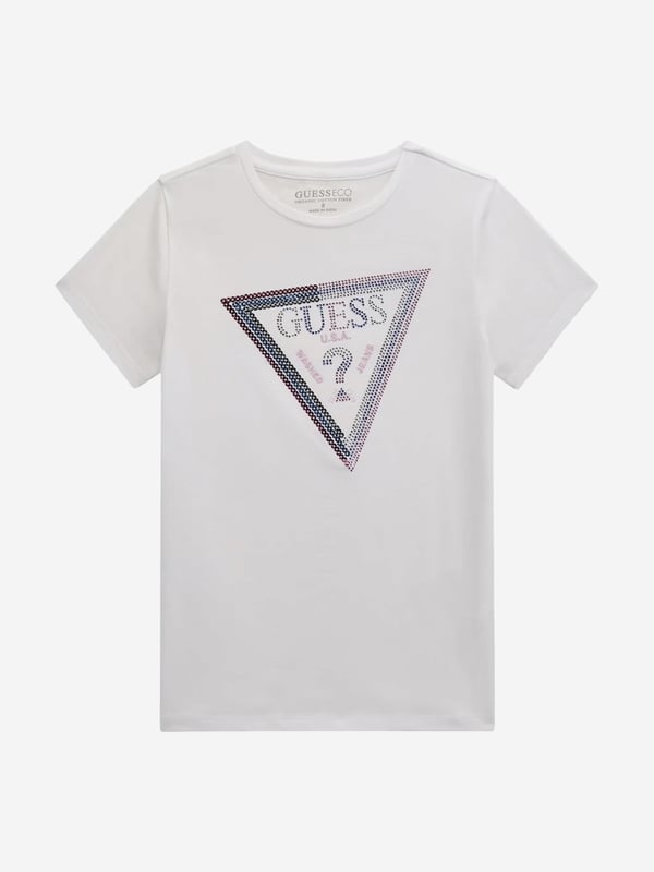 Discover the quintessentially chic Girls Logo T-Shirt in White by Guess. A stellar addition to any young lady's wardrobe for SS2025, blending classic style with a modern twist. Signature Design Emblazoned with the iconic Guess logo, this t-shirt makes a bold and stylish statement. Luxurious Comfort Crafted from premium fabrics, ensuring utmost comfort durability for all-day wear. Versatile Style Perfect for pairing with jeans or skirts, adaptable from playground fun to family gatherings.Elevate her ensemble with this pristine, fashion-forward piece. Order today and infuse sophistication into her daily attire!