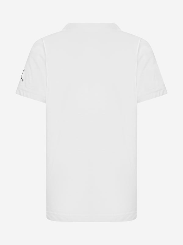 Introducing the quintessential Boys MJ Brand Photo T-Shirt in White from Jordan a high-end staple for SS2025 that promises to elevate your boy's wardrobe with unparalleled style and comfort.Key Features Iconic MJ Image Featuring a striking Michael Jordan graphic, this t-shirt is a homage to a sports legend, perfect for young enthusiasts. Premium Fabric Crafted from superior quality materials, ensuring softness and durability for all-day wear. Versatile Styling Its crisp white hue makes it an easy match with any outfit, ideal for versatile styling options.Revitalise his collection now with this exquisite piece and let him shine in true Jordan fashion. Available for SS2025.