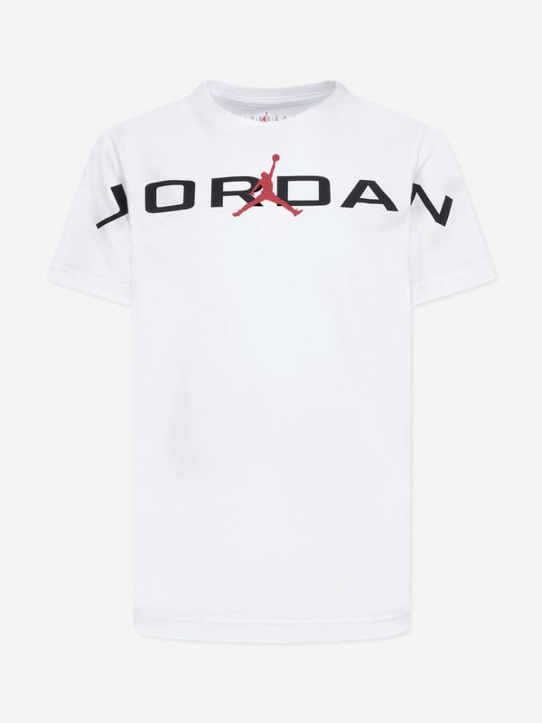 Introducing the pristine Boys MJ Air Stretch T-Shirt from Jordan, a quintessential addition to your boy's SS2025 wardrobe. Designed with discerning taste in mind, this garment marries elegance with playfulness. Sleek, White Design Perfect for versatile styling. Superior Stretch Fabric Ensures comfort freedom of movement. Iconic Jordan Branding Elevates the tee's exclusivity.Embrace timeless style comfort with this elite offering from Jordan. Perfect your young one's ensemble now!