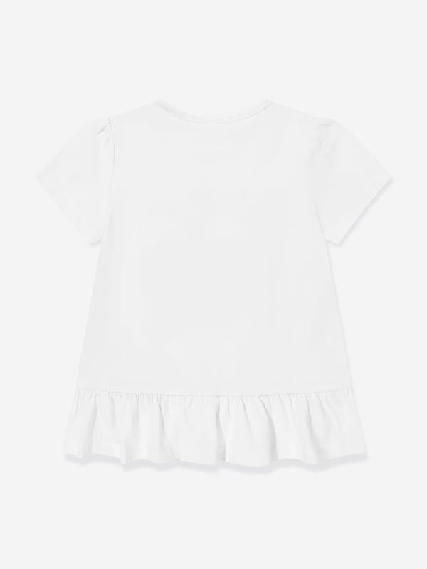 Discover the chic elegance of Guess's Girls Floral Logo T-Shirt in White, an indispensable addition to your girl's SS2025 wardrobe. This designer piece blends sophistication with youthful charm, ideal for the fashion-forward young lady. Exquisite Floral Emblem Embellished with a delicate, eye-catching Guess logo in a floral design for a touch of elegance. Luxurious Comfort Crafted from premium fabric for softness and ease, ensuring all-day wearability. Versatile Style Pristine white hue complements any outfit, perfect for varied occasions from casual playdates to celebratory events.Elevate her collection with this quintessential springsummer tee. Shop now for unmatched style and quality!