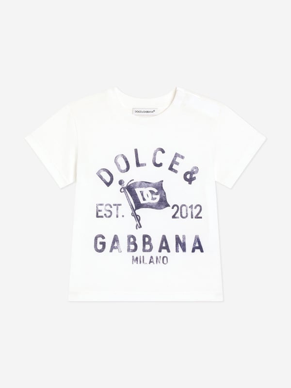 Dolce Gabbana project exquisite concepts into their beautifully crafted aesthetics. This baby boys short sleeve t-shirt is a refined construction to adore. Part of the Boys Riviera Collection which merges sophistication and verve. It is engineered in cotton jersey with a statement DolceGabbana logo print. There are concealed press-stud fastenings on the shoulder for easy dressing. Made in Italy Regular Fit Ribbed Round Neck 100 Cotton