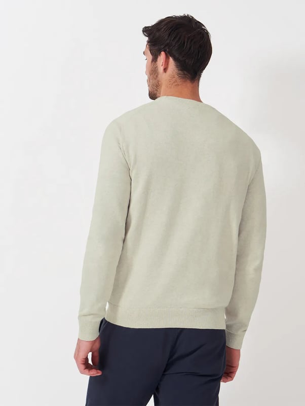 A crew neck jumper in white marl. This jumper is ideal for layering over a tee or shirt. The crossed oars embroidery finishes it off neatly.

28" Shoulder to Hem.