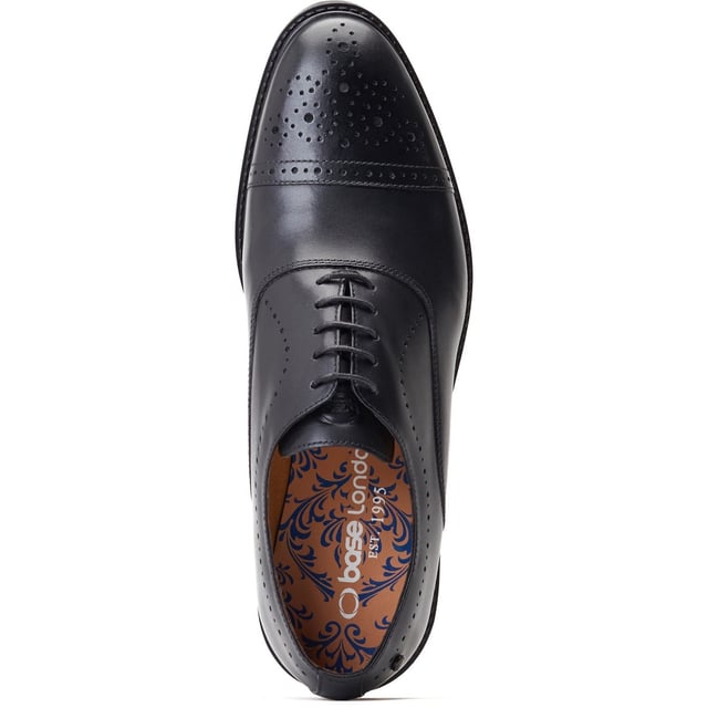 The Corbin Oxford shoe from Base London features elegant brogue detailing across the high quality leather uppers. The textured rubber sole provides a sturdy grip on the pavement, whilst the Ortholite insole offers all-day comfort.