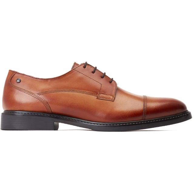 Straight to the point with absolutely no faff, the Magnus Toe-Cap Derbies from Base London are for the man that means business. Quality leather uppers, cushioned Ortholite insole and a secure rubber tread - nuff said!
