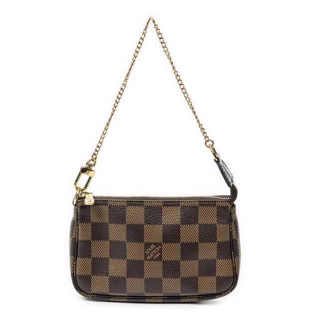 Louis Vuitton Accesorios Mini Pochette Accessoires  Bolsa en Marrón Lona recubierta y Latón dorado hardware. El producto esta en Perfectas Condiciones (AA).
  Dimensiones: 15x10x2 cm 
  Accesorios incluidos: None
  
  BrandCo Paris encuentra artículos raros y en las mejores condiciones a precios increíbles. ¡Vale la pena tener paciencia! Compra con confianza: todos los artículos de BrandCo Paris son seleccionados y autenticados cuidadosamente por nuestro equipo de expertos.
  Todos los artículos vienen con un certificado de autenticidad y un embalaje entregado por BrandCo Paris.
  Tabla de clasificación de la condición del artículo
  N (como nuevo)
  AA (perfecto estado)
  A (excelente estado)
  AB (muy buen estado)
  B (bueno/regular)