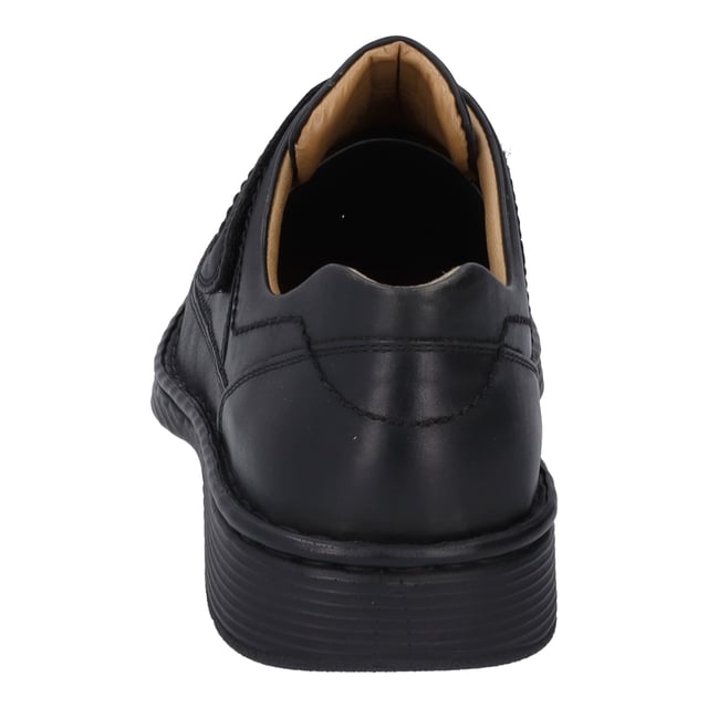 En otoño estarás bien acompañada con el zapato bajo argento Bradfjord 06. Este zapato bajo está fabricadas en piel de napa especialmente robusto, lo que lo hace muy duradero. El velcro sofisticado asegura una buena sujeción y sencilla entrada en el zapato. Puedes cambiar la suela removible en un abrir y cerrar de ojos. La costura tradicional a mano también convence por su calidad. Con el ancho de zapato K nuestro modelo ofrece una anchura cómoda. ¡Déjate acompañar por Anvers 08 en tu tiempo libre!