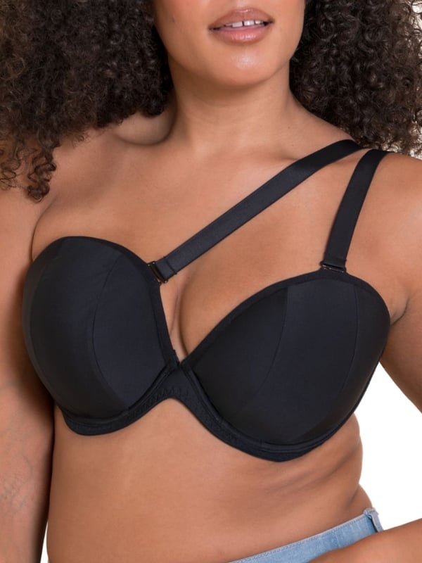 Curvy Kate Superhero Plunge Multiway Bra. Multiway bra with a low plunge, foam lined padded cups, swan hook back band with an adjustable slider, multiway straps that can be positioned in mumerous ways due to the eyeletted top cup and a low back extender to lower the band by 1-2 inches. The product is recommended for hand wash only.