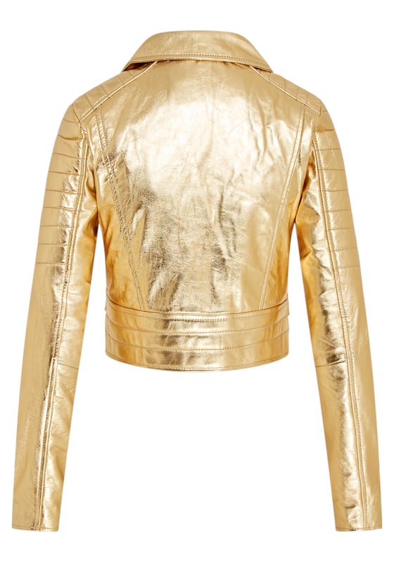 Gönnen Sie sich eleganten Luxus mit dieser kurzen Lederjacke im Brando-Stil. Sie ist aus ultraweichem Lammnappaleder gefertigt und mit hochwertigem Satin gefüttert. Sie verbindet zeitlosen Biker-Look mit moderner Eleganz. Anspruchsvolle Details und eine schmeichelhafte Silhouette machen sie zu einem vielseitigen Basic für jede modebewusste Garderobe. Wichtige Eigenschaften: Weiches und geschmeidiges Lammnappaleder Innenfutter aus hochwertigem Polyester für mehr Komfort Kurze Passform für einen schicken, schmeichelhaften Look Klassisches Revers im Brando-Stil Dezentrierter YKK-Reißverschluss vorne Stilvoll gesteppte Schultern für eine unverwechselbare Note 2 verlängerte vertikale Außentaschen mit Reißverschluss Ärmelbündchen mit Reißverschluss – krempeln Sie sie hoch für einen individuellen Look Seitliche Gürtel mit Schnallenverstellung für eine maßgeschneiderte Passform