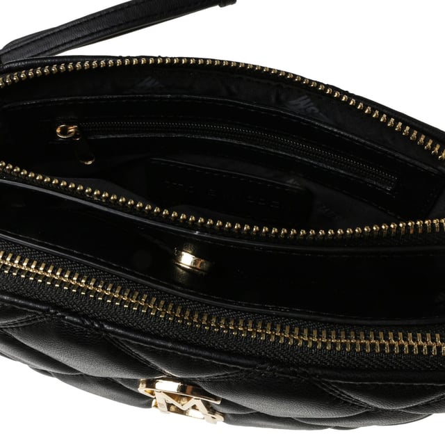 Two main compartments and one minor compartement.Closes with magnetic clasp  closes with zipper.One slip pocket.Removable and adjustable shoulder strap.