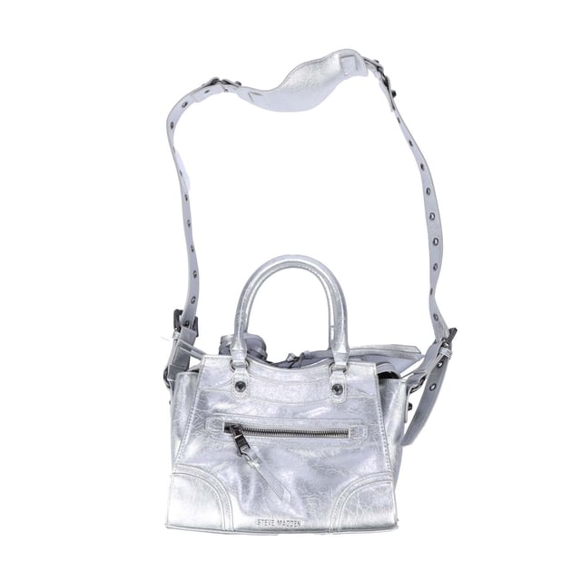 One zip pocket on the front. Zip pocket on the back. Closes with two-way zipper. Two handles. Removable and adjustable shoulder strap. Detachable pendant. Separate case. Inside: One main compartment. One zip pocket. One slip pocket. Separate case.