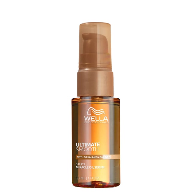 Experience the transformative power of Wella Ultimate Smooth Miracle Oil Serum, a luxurious hair oil enriched with Squalane and Omega-9. This lightweight serum penetrates deeply, nourishing your hair within just 30 seconds and ensuring smoothness that lasts up to three days. It protects against UV rays and heat up to 230°C/450°F, offering an impressive 96 hours of frizz control and a radiant shine. Simply apply 1-3 pumps to damp hair, comb through, and style as desired. Enjoy a silky, manageable look that turns heads.