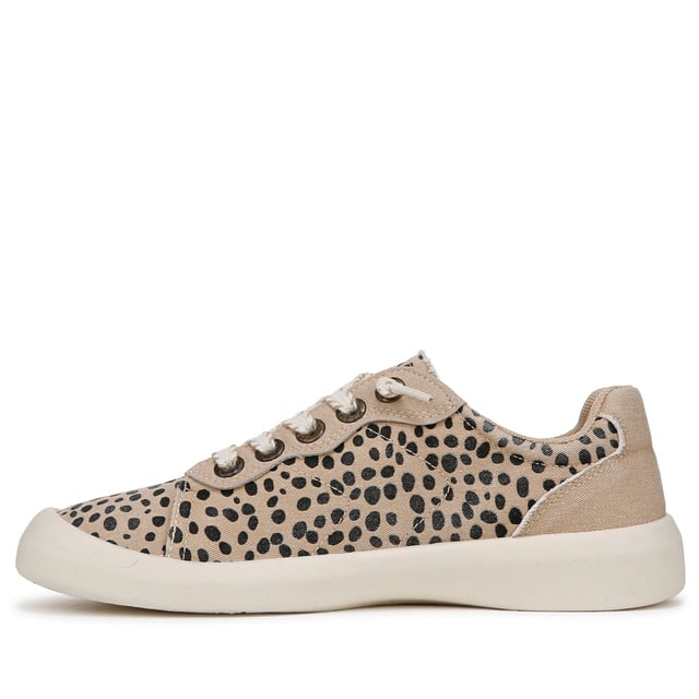Dames Blowfish Malibu Boardwalk Slip On Trainers in dierenprint.Laidback lace-up pumps met vintage look details.- Stoffen bovenkant met allover dierenprint.- Ronde teen.- Slip-on ontwerp.- Elastische randen voor eenvoudig aan- en uittrekken.- Decoratieve vetersluiting met gemerkte metalen oogjes.- Handtekening Blowfish Malibu merk tab op tong.- Comfortabele voering van textiel.- Kussen voetbed van schuim.- Vegan.- Textiel bovenkant en voering Synthetische zool.- Ref: J2696F2251