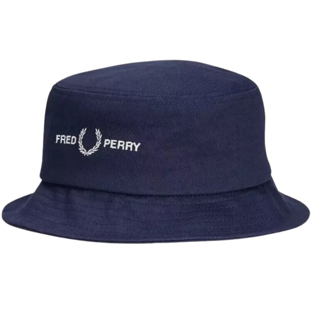 el accesorio perfecto para el verano, 100 % algodon, gorro de pescador y logotipo llamativo estampado. Sombrero azul marino frances, sombrero de cubo