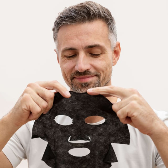 Revitalize your skin with the BARBER PRO Skin Revival Kit, specially designed for men. This charcoal-powered set deeply cleanses pores, removing toxins and fighting blackheads and breakouts. It includes a hydrating Gentlemen’s Sheet Mask, a soothing Under Eye Mask for tired eyes, a Foaming Cleansing Mask that bubbles to detoxify, and a Face Putty Peel Off Mask that unclogs pores. Experience refreshed, energized skin in just a few simple steps. Ideal for a rejuvenating skincare routine.