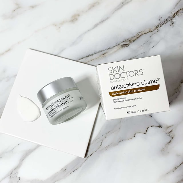 Experience youthful, radiant skin with Skin Doctors Antarctilyne Plump3, a triple-action skin plumping treatment that delivers visible results in just 7 days. This vegan-friendly formula serves as a topical alternative to collagen injections, boosting collagen production and protecting it from degradation. The active ingredient, Trylagen, enhances collagen appearance, hydrates, and reduces wrinkle depth. Ideal for mature skin, this treatment ensures firmer, smoother skin while preventing sagging and plumping fine lines. Use daily for maximum results.