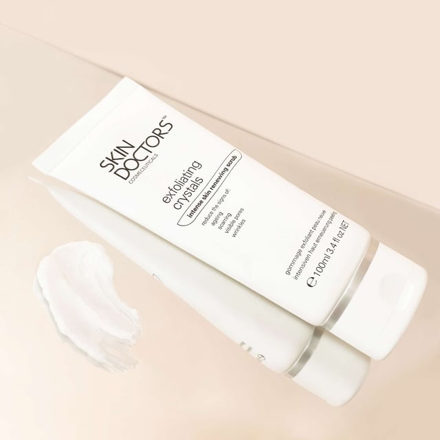 Revitalize your skin with Skin Doctors Exfoliating Crystals, designed to gently remove dead and dull skin without harsh microbeads. This advanced formula promotes a smoother skin texture and enhances your complexion from the very first use. Ideal for blemished skin, it helps reduce acne scars and age spots while illuminating your overall appearance. Enriched with Australian Tea Tree Oil, known for its antibacterial properties, these crystals effectively clear clogged pores. For best results, apply 1-2 times a week and follow with your favorite Skin Doctors treatment cream.