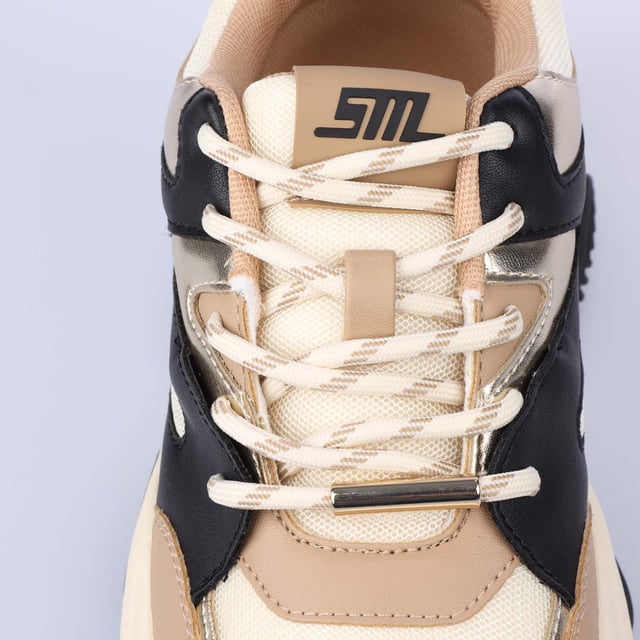 Mesh upper.Lace up fastening.Logo-debossed heel studs.Pull tabs.Designer logos.Chunky rubber soles.