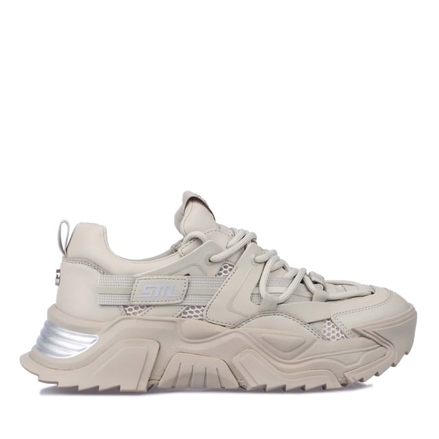 Lace up fastening.Pull tab.Padded tongue.Signature Steve Madden branding.Textured grip tread.Durable rubber outsole.