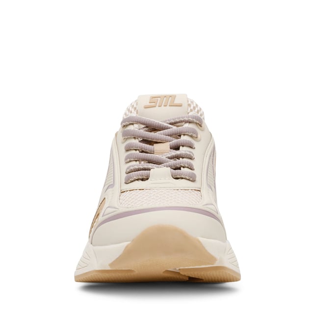 Synthetic upper.Lace up fastening.Sporty style with plain pattern.Rubber sole.