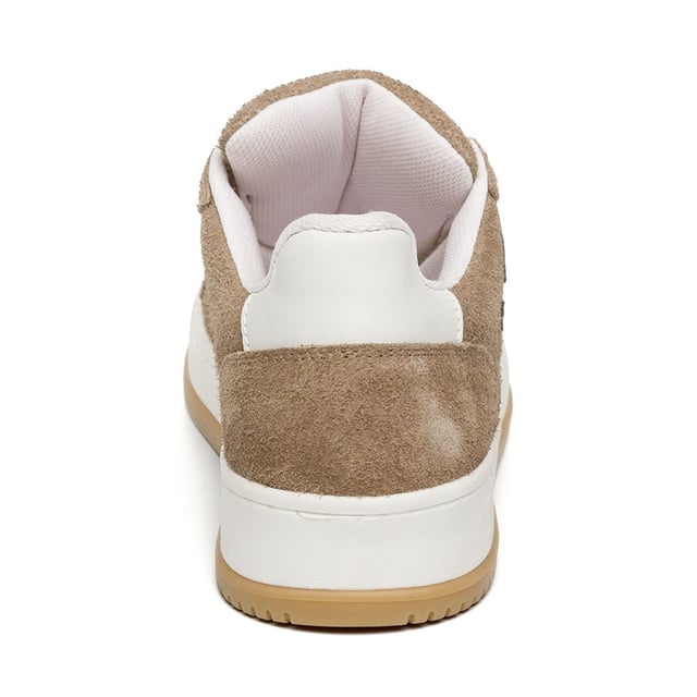 Suede upper.Lace up fastening.Leather insole.Rubber sole.