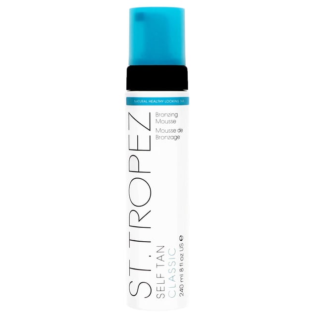 St Tropez Self Tan Classic Bronzing Mousse for a Natural Glow Achieve a stunning sun-kissed glow with St Tropez Self Tan Classic Bronzing Mousse, expertly formulated for a rich tan. Infused with nourishing aloe vera for long-lasting, ultra-even color, this mousse reduces the typical self-tan smell by 70%, leaving a light scent. Ideal for all skin types, this easy-to-use mousse ensures a natural-looking tan. Simply exfoliate, moisturize dry areas, apply evenly, and let it develop for a flawless finish. 100% vegan and cruelty-free, this tanning mousse is free from harmful chemicals and comes in a recyclable bottle.
