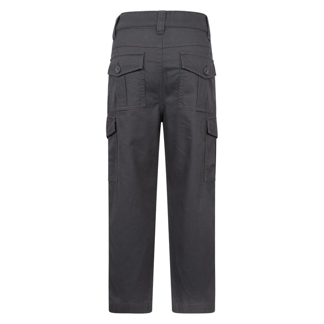 100% Katoen. Ontwerp: Eenvoudig. Stof Technologie: Ademend, Duurzaam, Lichtgewicht. Zakken: Zijzak, Voorzak, Achterzak. Taille: Taille met riem. Opgelet: Verwijderd houden van vuur.