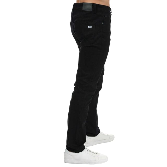 99% Baumwolle, 1% Elastan. Gewebe: Denim, Stretch. Design: Logo, Unifarben. Taschenart: Zwei Seitentaschen, 2 Taschen hinten, Eine Münzentasche. Knopfverschluss, Hosenschlitz mit Reißverschluss. Gürtelschlaufen, Kontrastnähte. Passform: Schmal zulaufend.