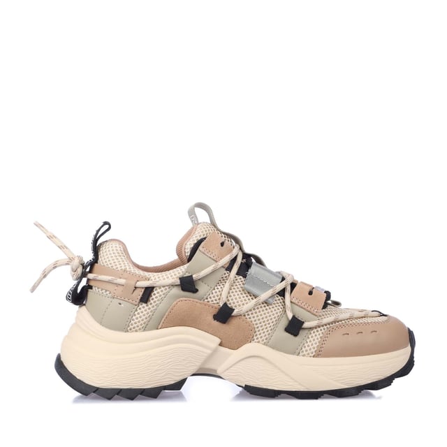 Textile upper.Functional shoelaces provide stability.Flat heel.Oval toe.Comfortable insole made of textile.Flexible outsole.