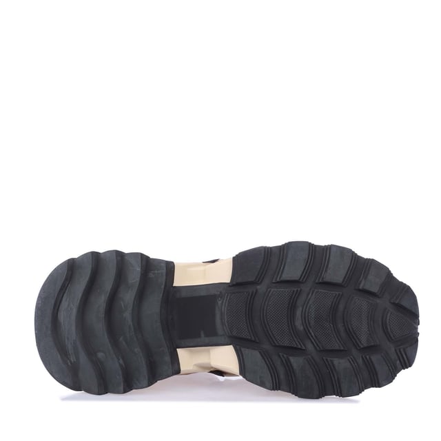 Textile upper.Functional shoelaces provide stability.Flat heel.Oval toe.Comfortable insole made of textile.Flexible outsole.