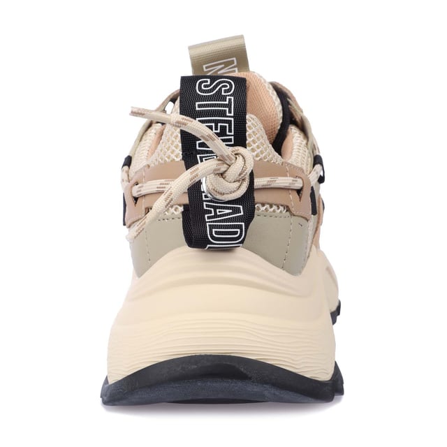 Textile upper.Functional shoelaces provide stability.Flat heel.Oval toe.Comfortable insole made of textile.Flexible outsole.
