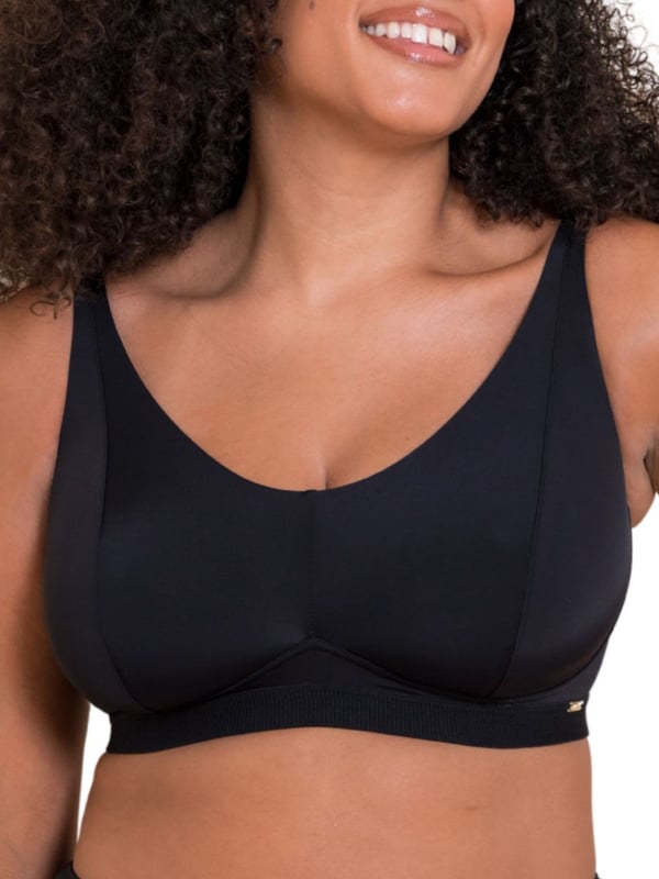 Curvy Kate Zen Non-Wired Bralette. Non-wired non padded soft cup bra with a soft and breathable clean-cut fabric, a subtle plunge neckline, deep ribbed underband and stretch fit dual sized cups. Product is recommended as hand wash only.