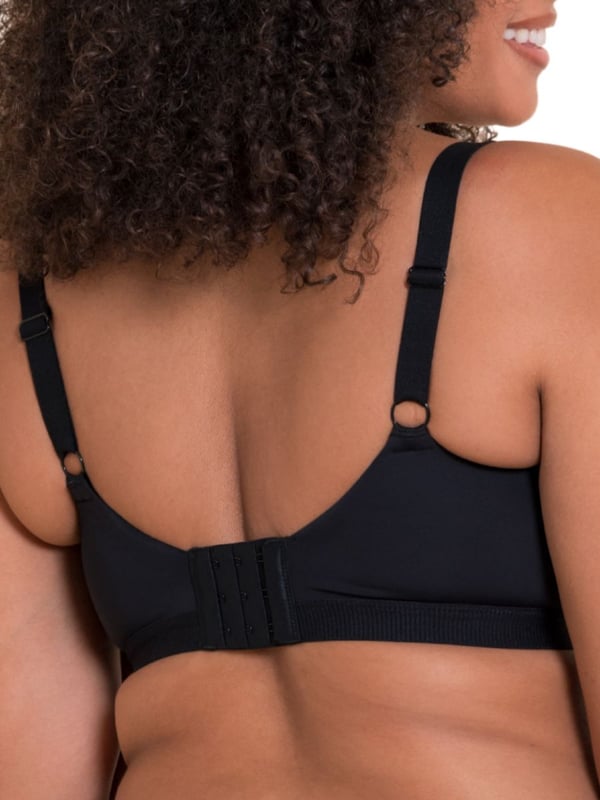 Curvy Kate Zen Non-Wired Bralette. Non-wired non padded soft cup bra with a soft and breathable clean-cut fabric, a subtle plunge neckline, deep ribbed underband and stretch fit dual sized cups. Product is recommended as hand wash only.
