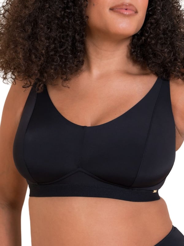 Curvy Kate Zen Non-Wired Bralette. Non-wired non padded soft cup bra with a soft and breathable clean-cut fabric, a subtle plunge neckline, deep ribbed underband and stretch fit dual sized cups. Product is recommended as hand wash only.