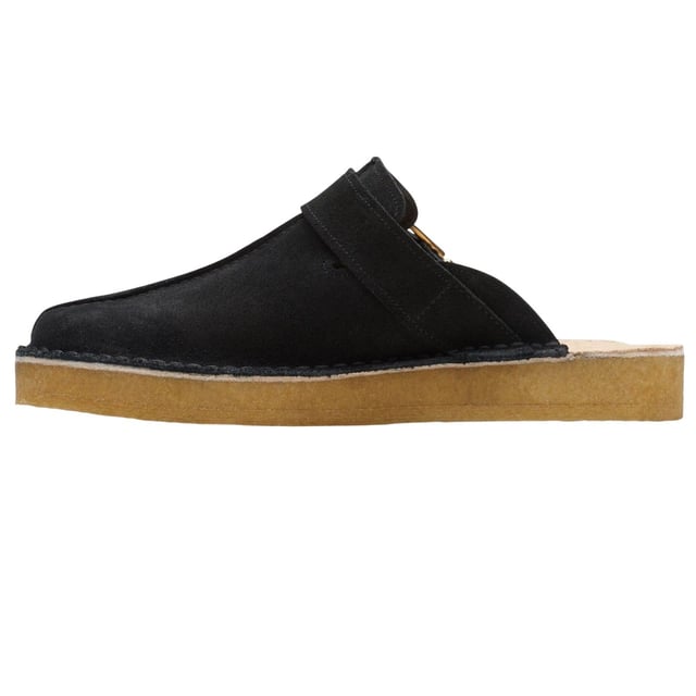 Marke: Clarks. Obermaterial: Wildleder. Laufsohle: Krepp, Gummi. mit Schnalle. Absatz: Flach. 25 mm. Design: Geprägt, Logo, Genäht. Zehenstil: Rund. Zum Anschlüpfen.