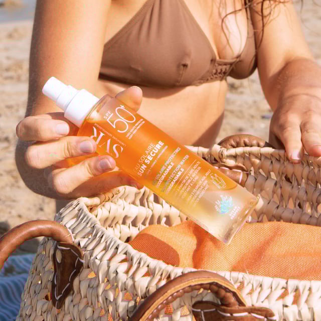 Experience the ultimate in sun protection with SVR Sun Secure Eau Solaire SPF50+. This ultra-lightweight sunscreen offers broad-spectrum UVB and UVA protection, delivering a refreshing, invisible mist that feels weightless on your skin. Suitable for all ages and formulated to be marine-friendly, it is tested for biodegradability and free from endocrine disruptors. Enjoy ethical sun defense that keeps your skin safe and healthy. To apply, shake well and spray generously on all sun-exposed areas each morning, avoiding the eyes.