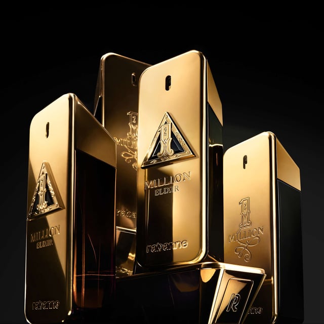 Experience the ultimate in luxury with Rabanne 1 Million Elixir Parfum Intense for men. This captivating fragrance combines rich notes of tonka bean, patchouli, and vanilla for a warm, woody amber finish. A masterful blend of hand-harvested Turkish Damascena rose, osmanthus, and wild tonka bean creates an unforgettable scent profile. Housed in a bold and sophisticated gold bar bottle, this 200ml fragrance is a true statement piece. Perfect for the modern man who values quality and intensity. Elevate your fragrance collection with this exquisite aftershave.
