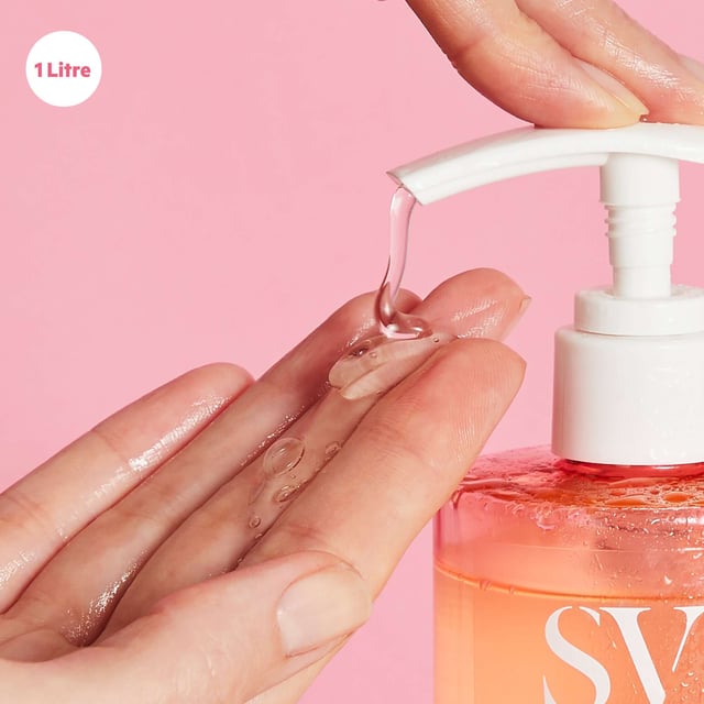 Discover the ultimate cleansing experience with SVR Topialyse Soothing Cleansing Gel. Specially formulated for dry and sensitive skin, this 1000ml gel hydrates and soothes while gently cleansing your skin. Its soap-free, pH-neutral, and hypoallergenic formula ensures comfort for the whole family. Use it for face, body, hair, scalp, and intimate hygiene without worrying about eye irritation. Perfect for daily use in the shower or bath—simply apply to wet skin, lather, rinse, and pat dry for soft and balanced skin. Experience 24-hour hydration and comfort with every wash.