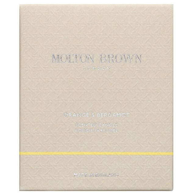 Experience the enchanting aroma of the Molton Brown Orange & Bergamot Candle, a luxurious addition to your home. Launched in 2015, this exquisite candle features a vibrant blend of citrus notes, including fresh orange, bergamot, and mandarin at the top, with a heart of neroli, cardamom, and galbanum. The warm base notes of musk, ylang-ylang, and cedarwood create a soothing ambiance. This cruelty-free candle is perfect for gifting or enhancing your own space, ensuring a delightful sensory experience.