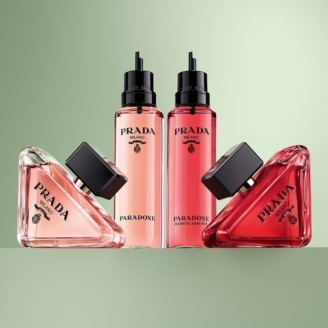 Experience the allure of Prada Paradoxe Radical Essence, a captivating feminine fragrance that redefines gourmand scents. This sophisticated parfum features an enchanting blend of unexpected gourmand notes. Delight in the floral sweetness of Neroli Oil and Orange Flower Heart Absolute, complemented by a surprising Salted Pistachio Accord that brings a roasted, salty twist. The base reveals a creamy Sandalwood Accord, adding depth and sensuality to this modern scent.