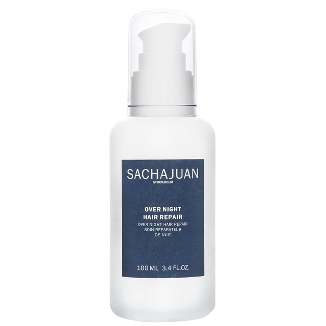 Revitalize your hair while you sleep with SACHAJUAN Overnight Hair Repair Treatment. This Swedish formula uses Ocean Silk Technology for deep nourishment and shine. Enriched with algae extracts, it strengthens and moisturizes your hair. Apply to clean hair before bedtime for manageable results. Suitable for all hair types, vegan, and cruelty-free.