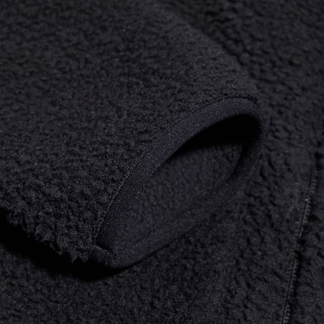 The Darria FZ Hooded Jacket for women is a warm and comfortable mid-layer. The jacket’s high collar keeps you warm and the hood ensures a cosy fit and added protection. Stretch-bound cuffs and a dropped rear hem enforce the barrier between you and the elements.