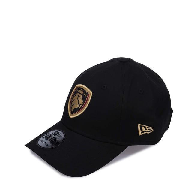 New Era Core 9FORTY Mostoles Cap in black.- Adjustable metal closure.- Structured crown and semi-curved visor.- Embroidered New Era flag at left.- 100% Cotton.- Ref: 60603647
