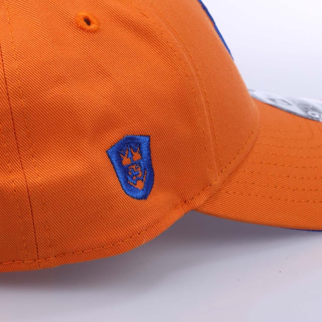 New Era Core 9FORTY Saiyans Cap in orange.- Adjustable metal closure.- Curved visor.- New Era Flag on left side.- 100% Cotton.- Ref: 60603655