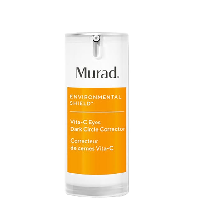 Entdecken Sie den Murad Vita-C Dark Circle Corrector, der speziell formuliert wurde, um die zarte Haut um Ihre Augen aufzuhellen und zu verjüngen. Diese kraftvolle Behandlung zielt auf verschiedene Arten von dunklen Augenringen ab, die durch eine niedrige Mikrozirkulation, Sonnenschäden und Entzündungen verursacht werden. Angereichert mit Vitamin C bietet es antioxidativen Schutz für ein gesünderes, strahlenderes Erscheinungsbild. Geeignet für alle Hauttypen, einschließlich normaler, trockener, fettiger, Misch- und empfindlicher Haut. Zur Anwendung reinigen Sie Ihr Gesicht, tragen Sie den Corrector sanft um die Augen auf und folgen Sie mit einer Feuchtigkeitscreme und Sonnenschutz für optimale Ergebnisse.