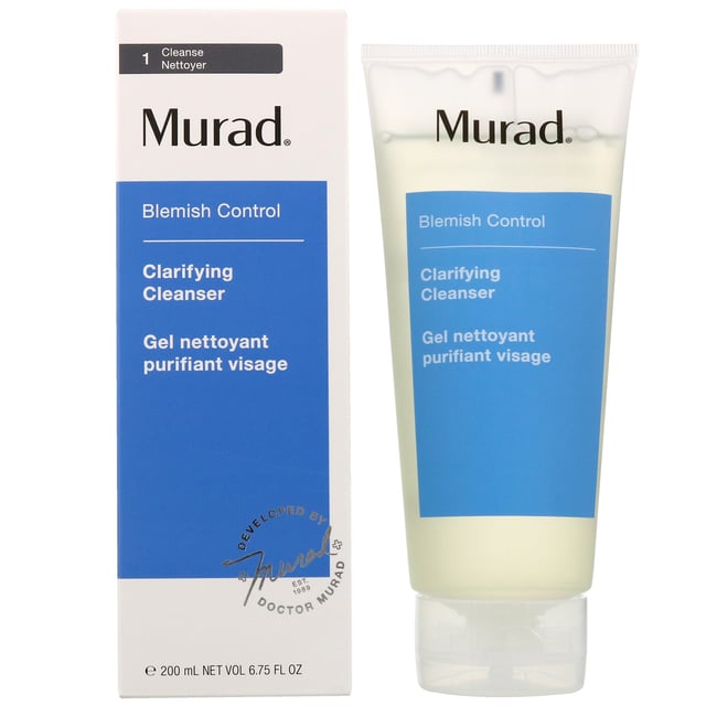 Entdecken Sie den Murad Blemish Control Clarifying Cleanser, einen täglichen Gelreiniger, der speziell für fettige und unreinere Haut entwickelt wurde. Diese kraftvolle Formel bekämpft effektiv Unreinheiten, minimiert Makel und hilft, Akne und Hautausschläge vorzubeugen. Angereichert mit antioxidativem grünem Extrakt dringt sie tief in die Poren ein, um abgestorbene Hautzellen, überschüssigen Talg und Bakterien zu entfernen und Ihre Haut erfrischt und verjüngt zu hinterlassen. Verwandeln Sie Ihre Reinigungsroutine: Tragen Sie eine kleine Menge auf die feuchte Haut auf, schäumen Sie sanft und spülen Sie gründlich ab für einen sauberen, gesunden Teint. Perfekt für Frauen, die eine klarere Haut suchen.